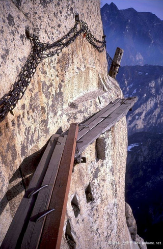 Illustration for article titled World's Remotest Restaurant Only Reachable Via Scariest Walking Path Ever